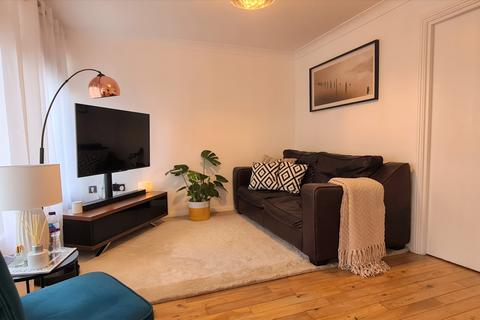 Flat 3, Wren Court, 1 Magdalene Gardens, London, N20 0AF