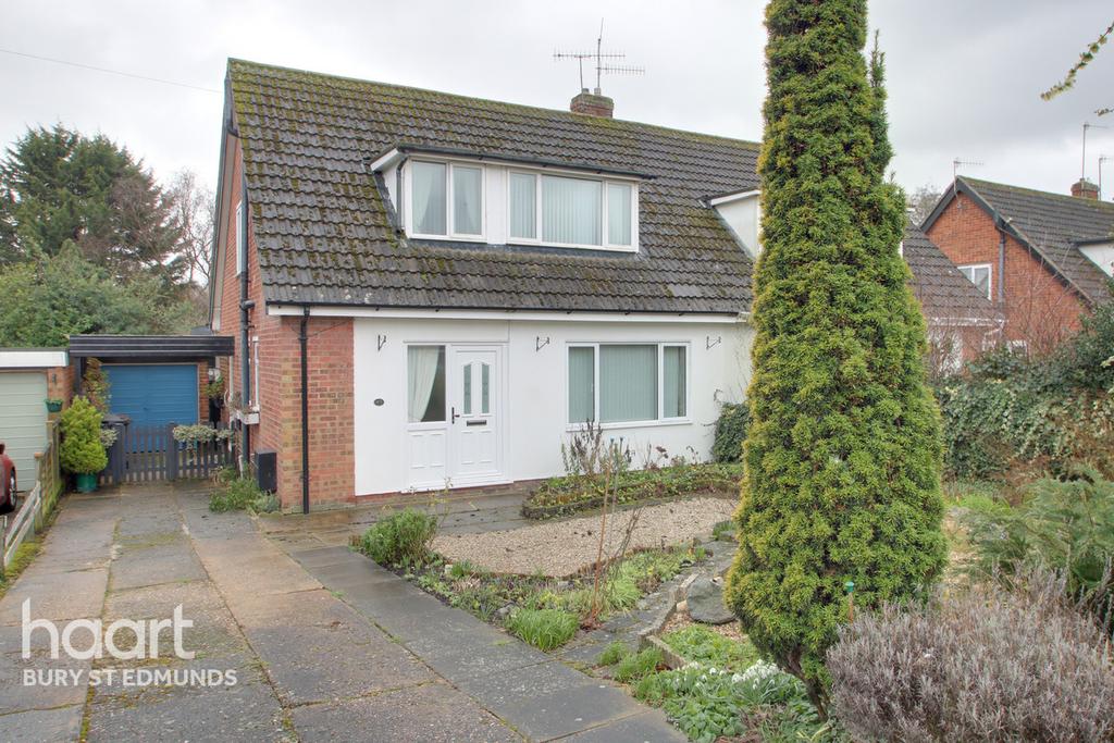 Westgarth Gardens, Bury St Edmunds 3 bed chalet £325,000