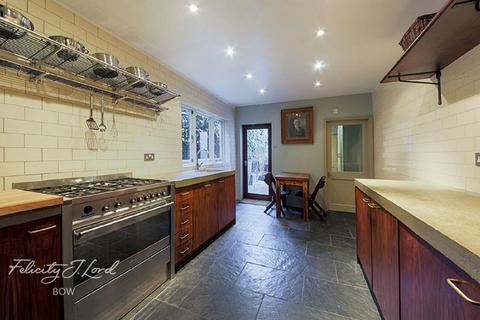 129 East Road, London, E15 3QS