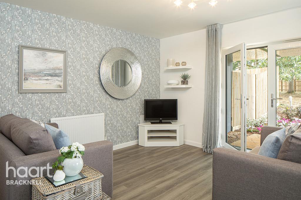 Cricket Field Grove, Crowthorne 2 bed apartment £144,995