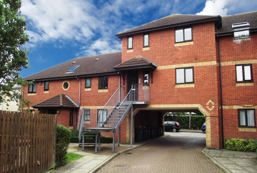 Islington Court, Towcester 2 bed apartment for sale £150,000