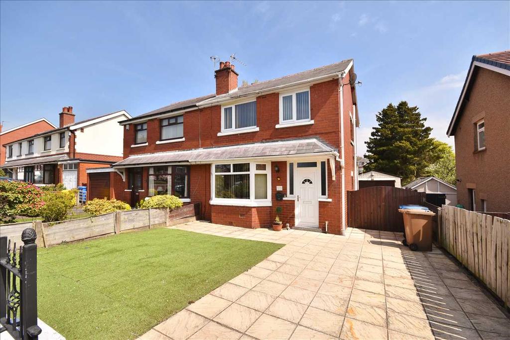 Rotherwick Avenue, Chorley 3 bed semidetached house £225,000