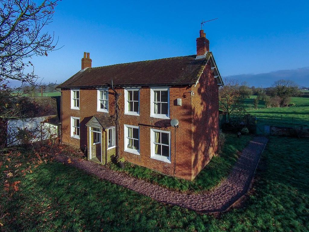 Newcastle Road, Eccleshall, Staffs 5 bed farm house £1,350 pcm (£312 pw)