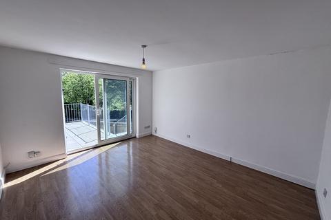 2 bedroom end of terrace house to rent, Redruth Close, Plymouth