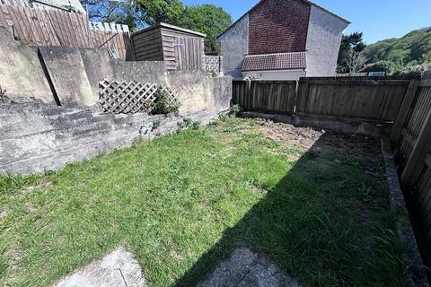 2 bedroom end of terrace house to rent, Redruth Close, Plymouth