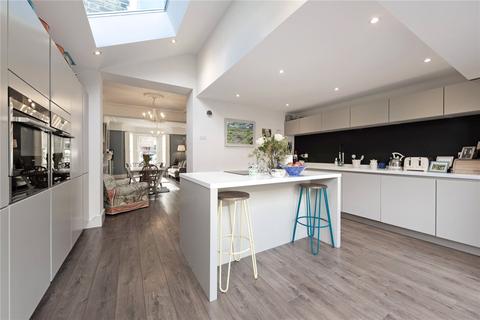 24 Nansen Road, London, SW11 5NT