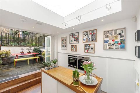 37 Cleaver Square, London, SE11 4EA