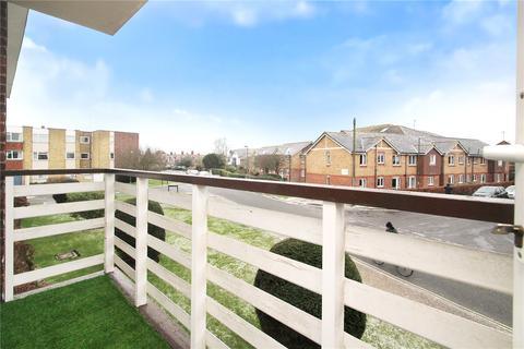 8 Ashwood Drive, Rustington, Littlehampton, BN16 3EP