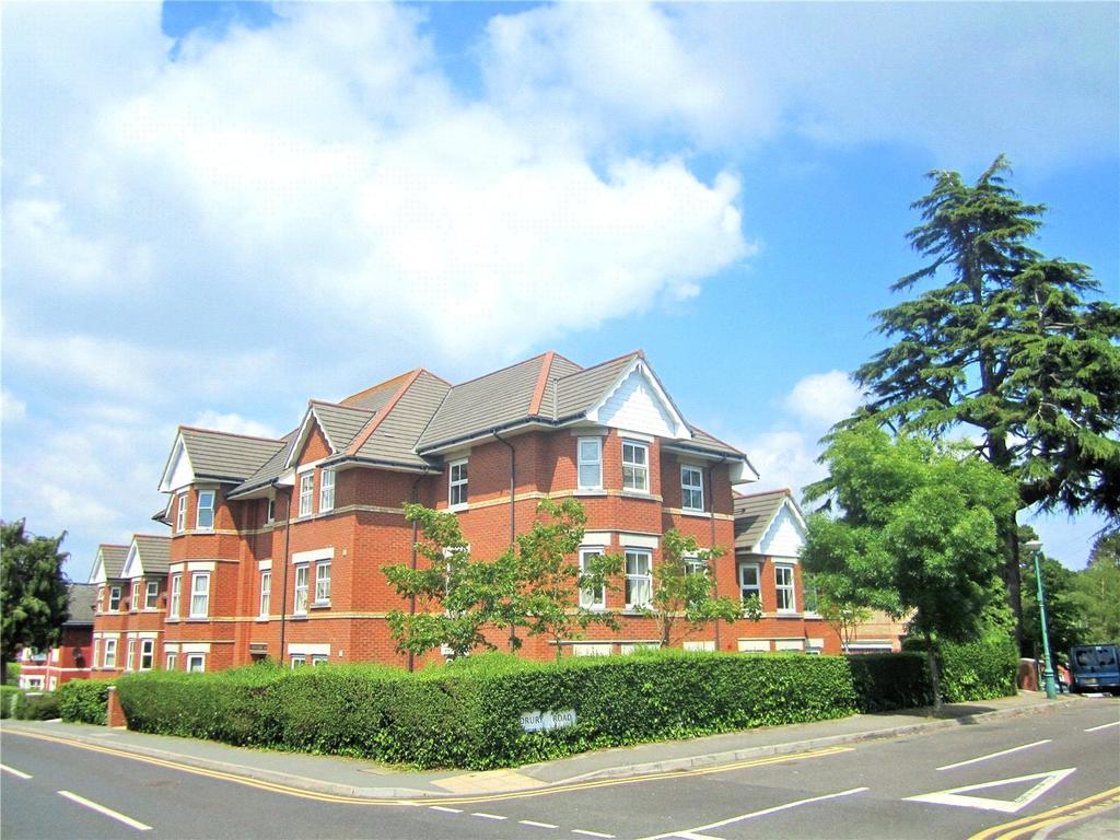 Eton Court, 43 Alumhurst Road... 2 bed flat £850 pcm (£196 pw)
