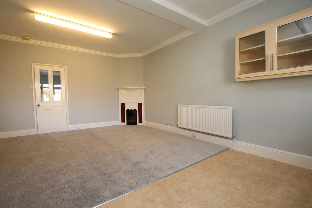 Wells Road, Bath 2 bed apartment £850 pcm (£196 pw)