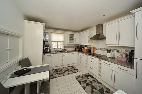 2 bedroom apartment to rent, Gaskell Avenue, Knutsford