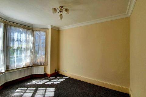 54 Leasowes Road, London, E10 7BE