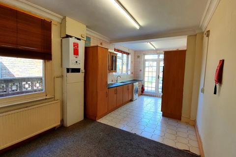 54 Leasowes Road, London, E10 7BE