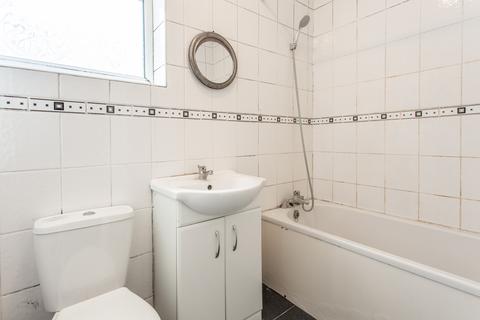 54 Leasowes Road, London, E10 7BE