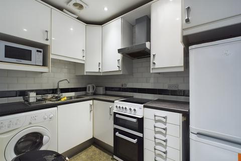 2 bedroom flat to rent, Buccleuch Terrace, Newington, Edinburgh, EH8