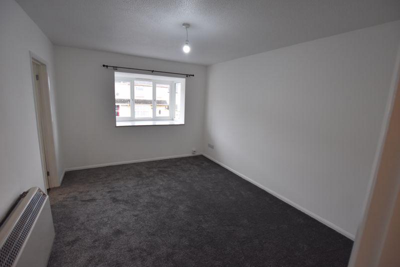 Geneva Court, Bideford 2 bed apartment £650 pcm (£150 pw)
