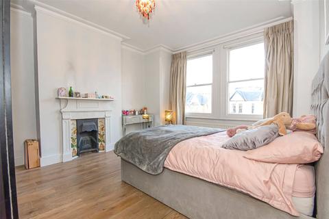 8 Wilton Road, London, N10 1LS