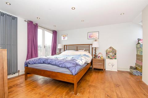 8 Wilton Road, London, N10 1LS