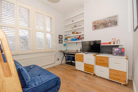 8 Wilton Road, London, N10 1LS