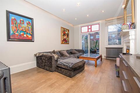 8 Wilton Road, London, N10 1LS