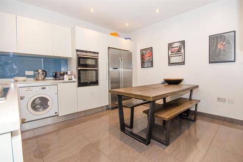 8 Wilton Road, London, N10 1LS