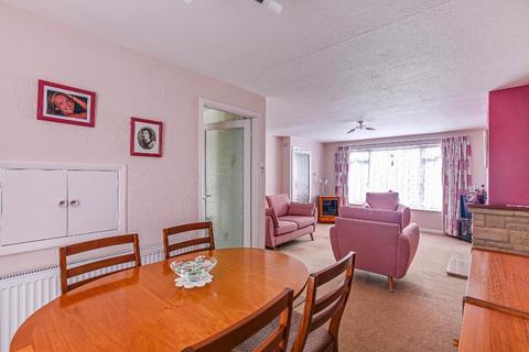 5 Albert Road, Warlingham, CR6 9EP