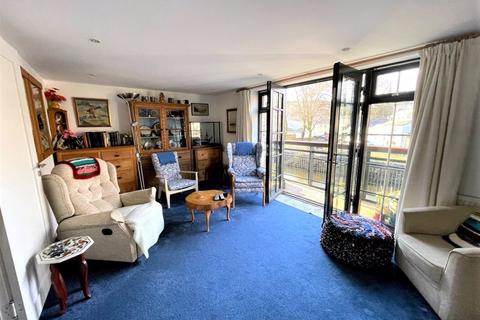 50 Brunel Quays, Lostwithiel, PL22 0JB