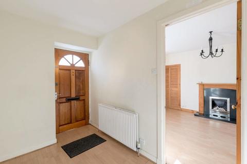Clova Cottage, 17 Biggiesknowe, Peebles, EH45 8HS