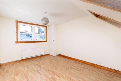 Clova Cottage, 17 Biggiesknowe, Peebles, EH45 8HS