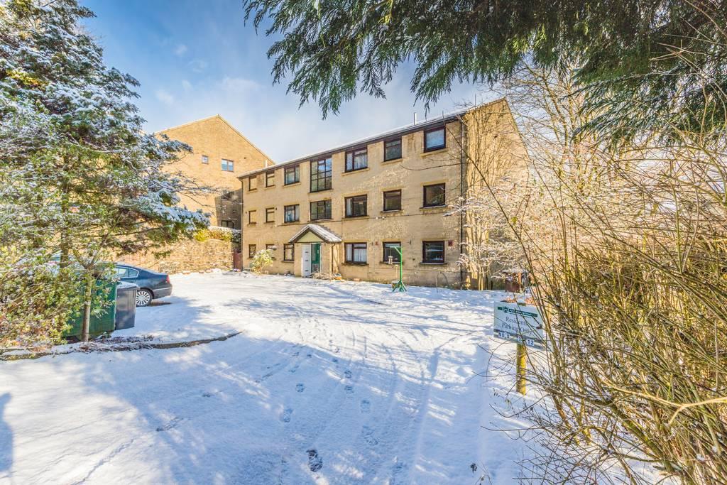 Corbar Road, Buxton, SK17 2 bed flat £145,000