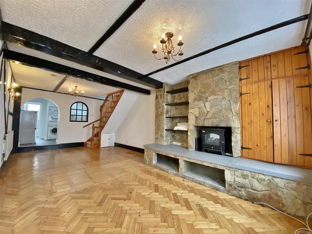 Primrose Gardens, Bushey 2 bed terraced house £365,000