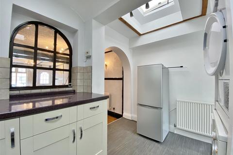 4 Primrose Gardens, Bushey, WD23 1BU