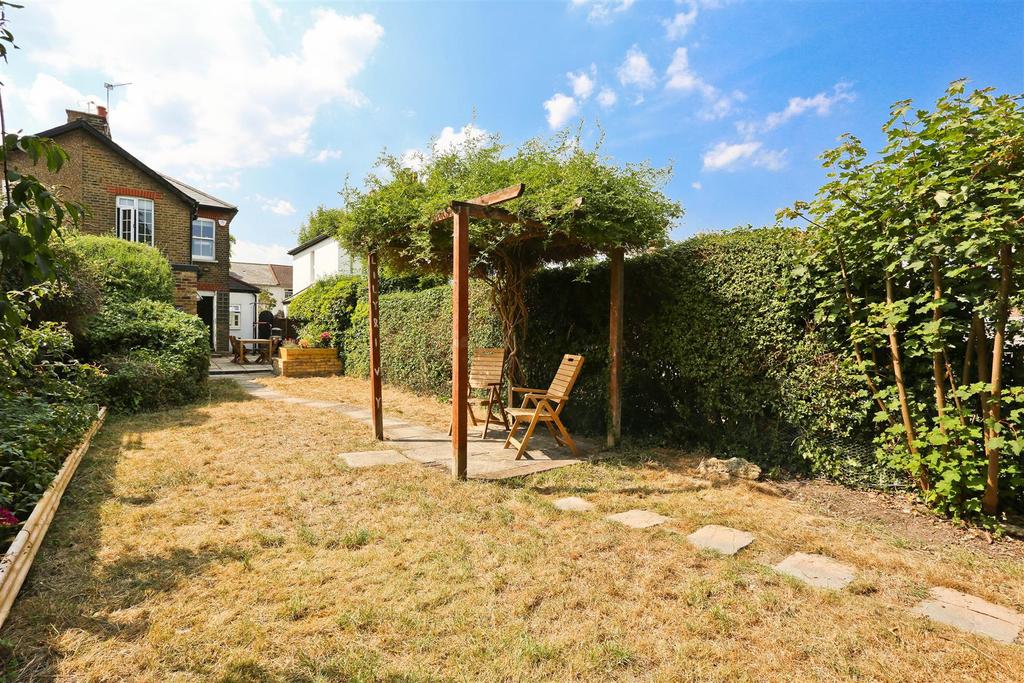 420746964 - 34 Sutton Grove, Sutton SM1 4 LR-4.jpg