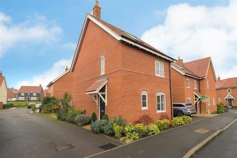 3 Wortham Close, Great Denham, Bedford, MK40 4RU