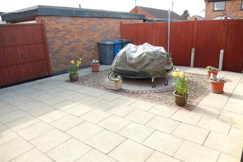 8 Blackthorn Close, Bingham, Nottingham, NG13 8UB