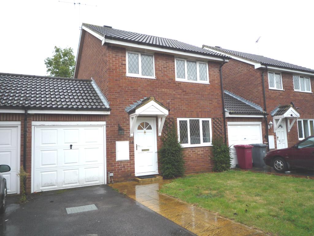 The Willows, Caversham, Reading 3 bed detached house £1,500 pcm (£346 pw)