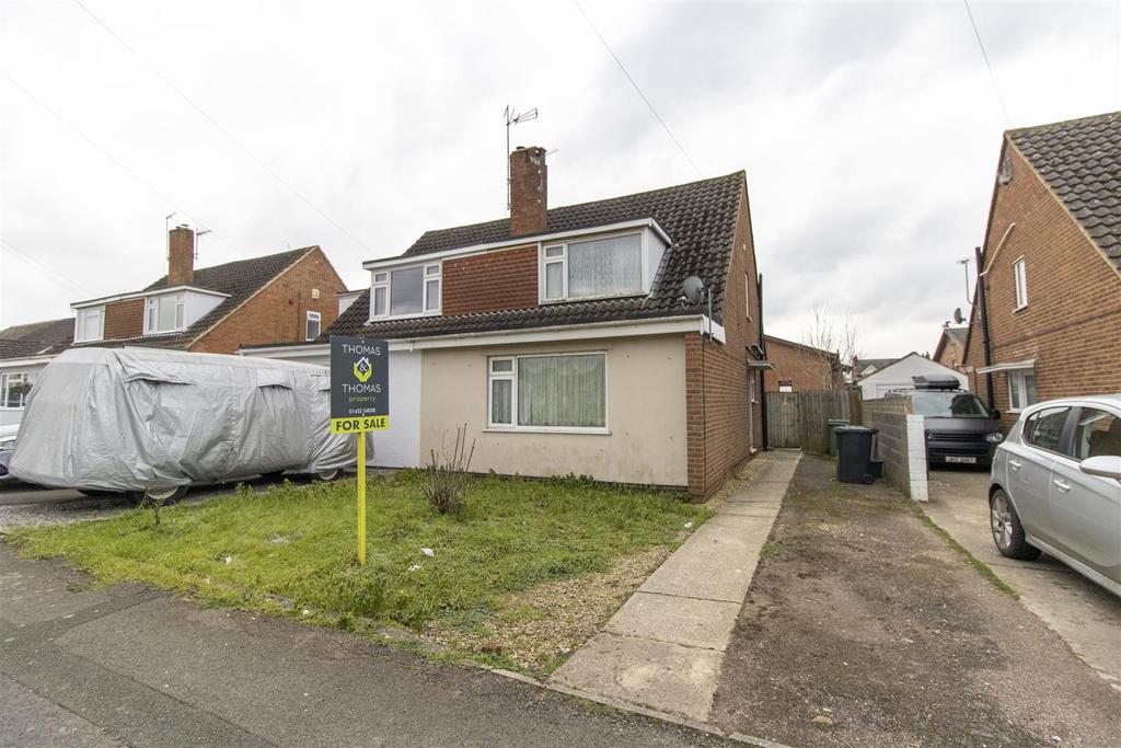 Burleigh Croft, Hucclecote 3 bed semidetached house £199,995
