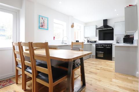 81 Appledore Avenue, Bexleyheath, DA7 6QJ