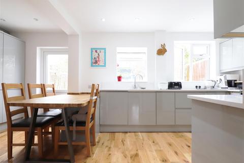 81 Appledore Avenue, Bexleyheath, DA7 6QJ