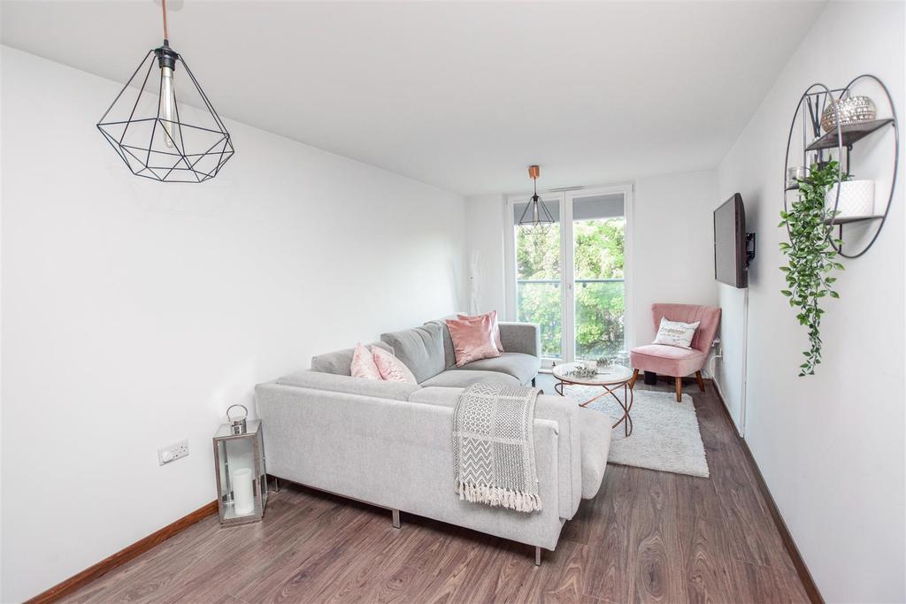 Solihull Heights, Sheldon 2 bed apartment £795 pcm (£183 pw)