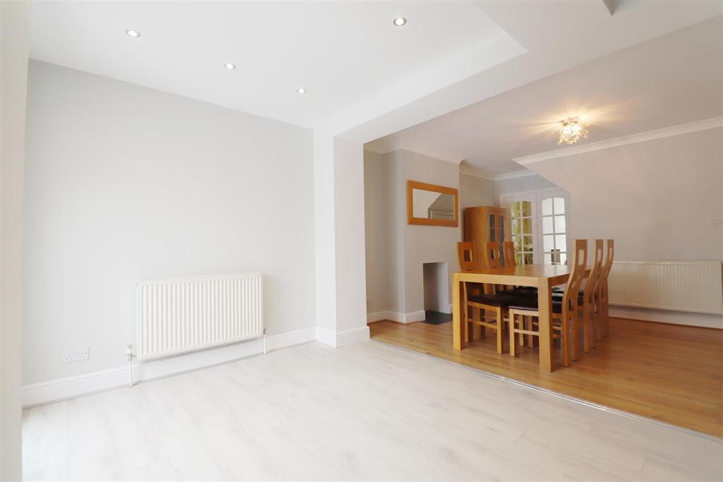 Breakfast/Dining Area