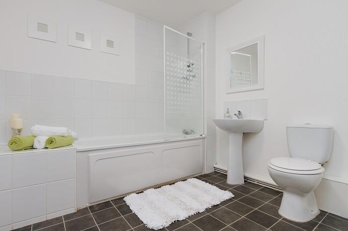 Bathroom 2.jpg