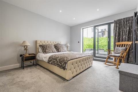 53 Princess Victoria Street, Bristol, BS8 4BX