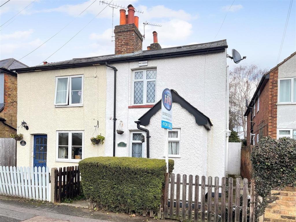 Queens Road, Hersham, WaltonOnThames 2 bed semidetached house £385,000