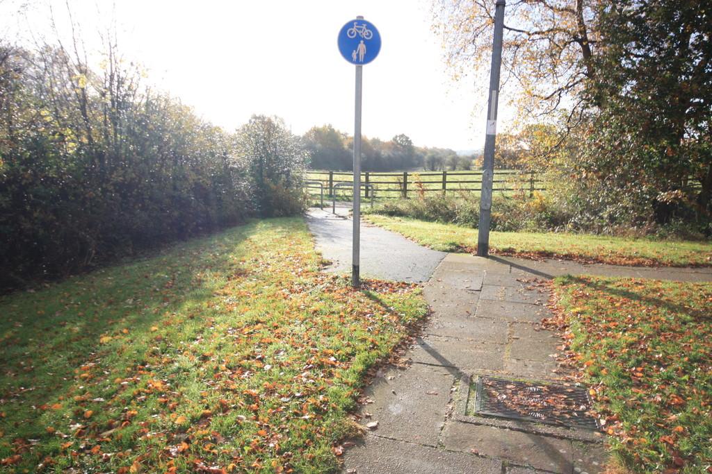 Est Access to Biddulph Valley Way