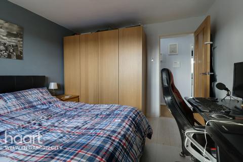 21 Cornerfield, Hatfield, AL10 0UN