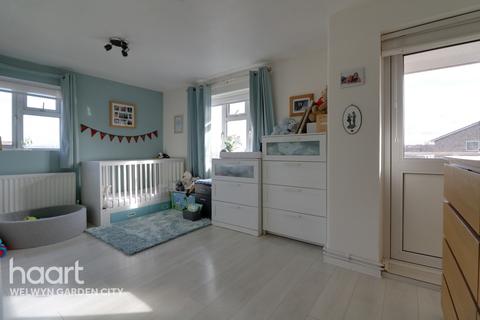 21 Cornerfield, Hatfield, AL10 0UN