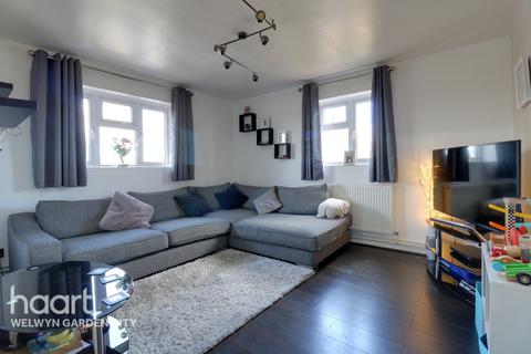 21 Cornerfield, Hatfield, AL10 0UN