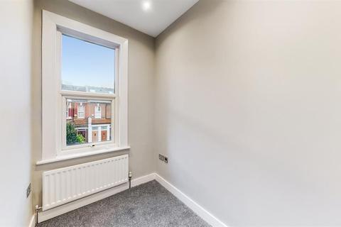 3 bedroom ground floor flat for sale - Valetta Road, London, Ealing, W3 7TP