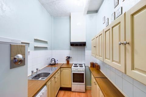 Flat 16, 2 Lorne Square, Edinburgh, EH6 8QR